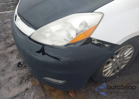 2009 Toyota Sienna Xle z USA, uszkodzony, nr VIN 5TDZK22C19S236011